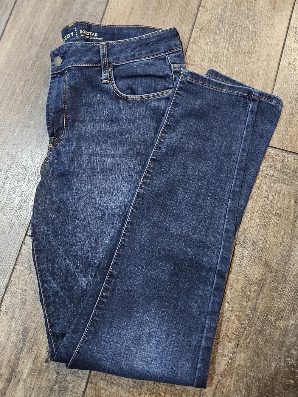Old Navy Women’s Skinny Jeans in Dark Blue Wash